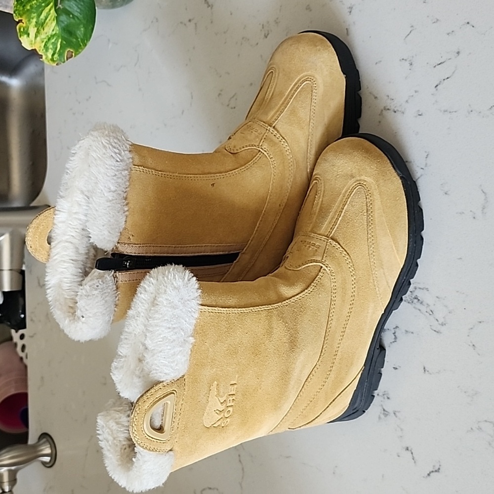 Sorel Waterfall 2 boots women's size 7